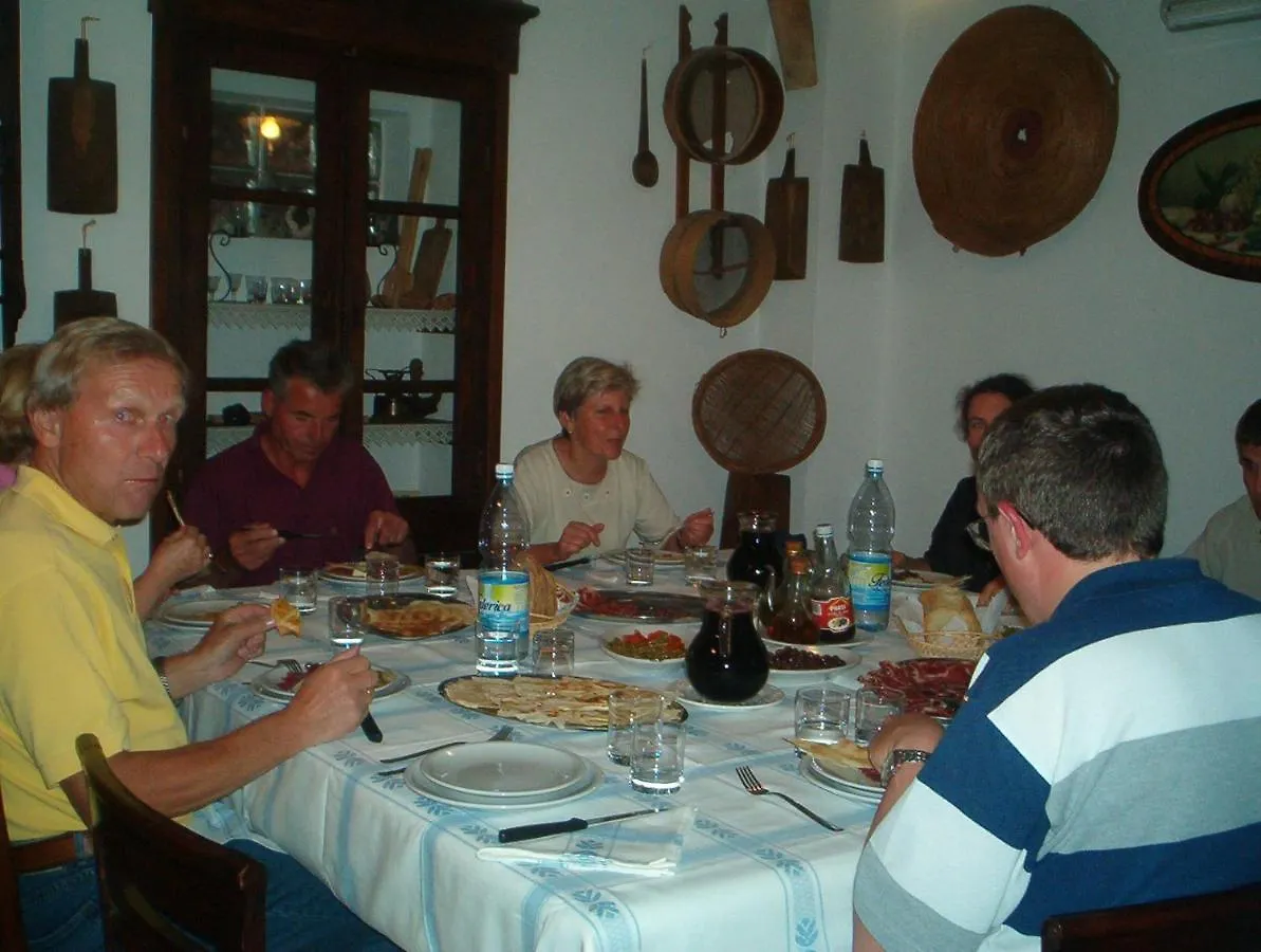 B&B Sa Muredda Sardara 3*,
