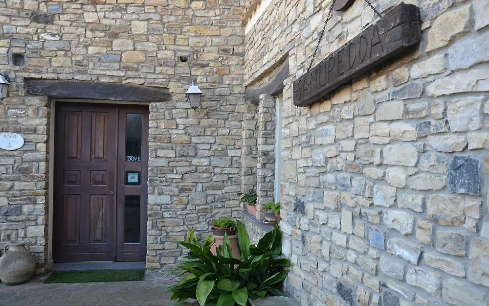 B&B Sa Muredda Sardara 3*,